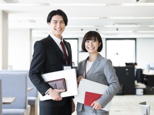 株式会社フロンティアエージェンシー 営業職／未経験歓迎／年休120日／月給30万円超／原則残業無