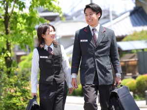 株式会社かんぽ生命保険【プライム市場】(日本郵政グループ) 地域密着型保険コンサルタント／年休120日以上／中四国募集