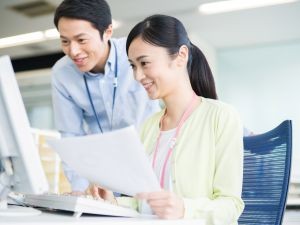 株式会社ワタナベ楽器店 管理部スタッフ（経理・総務）残業少なめ／賞与3.45ヶ月分