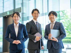 株式会社友朋 段ボール印刷用版のルート営業／土日祝休／営業・住宅・通勤手当