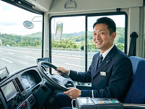 株式会社セントラルサービス スクールバスの送迎ドライバー／夜間無／近距離＆固定／未経験可