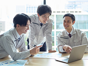 株式会社コントラフト(NareruGroup) 事務系サポート／月収例40万円／土日祝休／未経験歓迎／x23