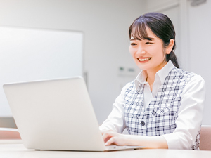 菱和電機株式会社 事務スタッフ／賞与年2回／年休124日／残業ほぼなし