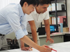 株式会社エアード 自動車内装部品の設計／スーパーフレックス／月収例30万円以上