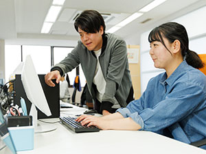 株式会社ｉＳＥＥＤ 自社商品の開発エンジニア／年休125日／残業月9時間以下