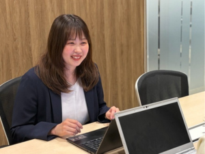 株式会社ビズスタジオ マーケティングアシスタント／在宅・フレックス制／年休124日