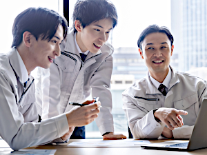 株式会社ＰｏｌｙＴｅｃｈ．Ｅｎｇｉｎｅｅｒｉｎｇ．Ｓｏｌｕｔｉｏｎｓ 機械設計／未経験から月給25万円～／年休120日／基本残業無
