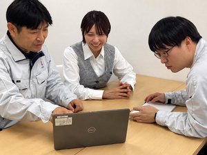 リスパック株式会社 食品包装の物流事務／未経験歓迎／賞与4.7カ月／年休120日