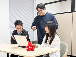 エムエスアイコンピュータージャパン株式会社（MSI Computer Japan） チャネルセールス／年休130日（土日祝）／月給31万円～