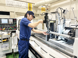 株式会社森高ローラ製作所 製造・生産管理／年休120日以上／未経験者歓迎