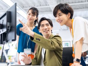 株式会社リムズ バックオフィス総合職／賞与4カ月分／土日祝休み／残業少なめ