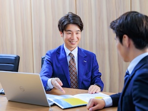 巖本商事株式会社（イワモトショウジ） チーム制の不動産企画営業／平均年収1000万円／月44万円～