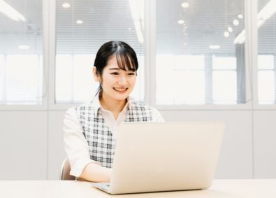 株式会社ベストライフ 未経験OKの経理職／基本定時退社／都庁前駅から地下通路で直結