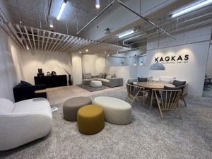 株式会社カグカス 家具起点の空間プロデューサー／月給40万円以上／年休130日