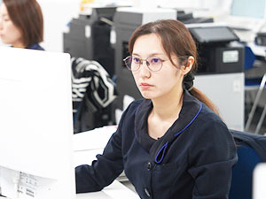 宝シール工業株式会社 事務／基本定時退社／土日祝休み／賞与4.5カ月分／未経験歓迎