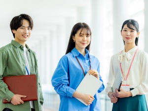 コクヨアンドパートナーズ株式会社(コクヨグループ) 総務／月給25万円以上／年休120日以上・東京駅チカ
