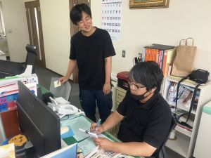 越浦パイプ株式会社 農業用資材のルート営業／年休120日／土日祝休／残10h程度