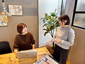 株式会社秀建(ヤマダホームズグループ) SNS・広報スタッフ／完全週休2日制／定時退社／賞与年2回