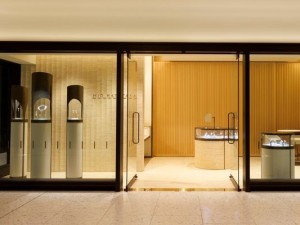 株式会社ビジュードエム（ミオ ハルタカ トーキョー） ジュエリー販売／年休125日／月給40万円以上／英語を活かす