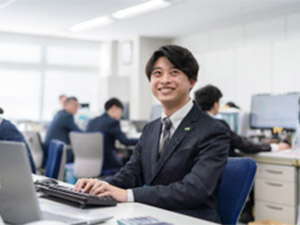 岐阜プラスチック工業株式会社 総合職（経理・経営企画・総務）／岐阜駅徒歩1分／転勤なし