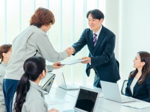 株式会社ティーエム・テックス(リキグループ) 人材派遣コーディネーター・営業／未経験歓迎／年間休日128日