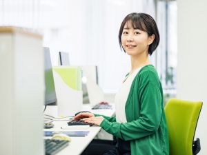 エーワイマシンサービス株式会社 事務／堺市の新オフィス／土日祝休・年休120日～／残業なし