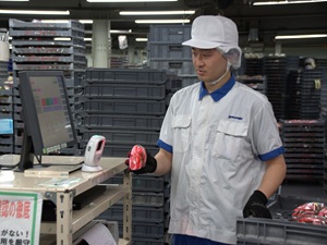 山崎製パン株式会社（横浜第二工場）【プライム市場】(ヤマザキグループ) 仕分け業務／未経験歓迎／月収30万円以上／各種手当充実