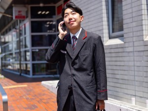 株式会社かんぽ生命保険 【プライム市場】 (日本郵政グループ) 地域密着型保険コンサルタント／年休120日以上／関東募集