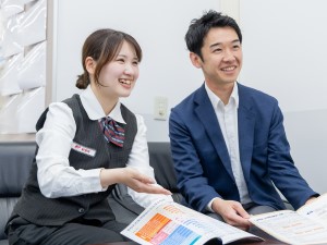 株式会社かんぽ生命保険 【プライム市場】 (日本郵政グループ) 地域密着型保険コンサルタント／年休120日以上／中四国募集