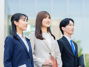 エヌバイテクノロジーズ株式会社 賃貸管理業務／上場企業／年休120日／有給取得率100％