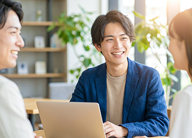 株式会社共立トラスト(共立トラベルエージェンシー) 旅行の企画手配をする営業／年休120日／土日休み／残業少なめ
