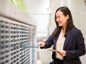 コクヨアンドパートナーズ株式会社(コクヨグループ) 総務サポート／月給25万円以上／年休120日以上・丸の内