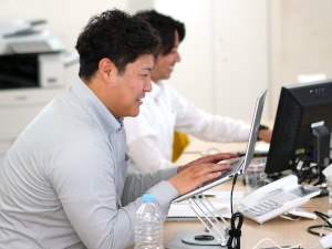 株式会社ラミーコーポレーション ルート営業／既存顧客中心／年休127日／残業月6時間程度
