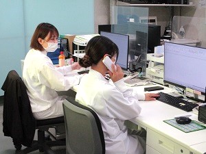 株式会社麦パン工房(神戸物産グループ) 一般事務／有休消化率100％／残業月10h程／賞与年2回