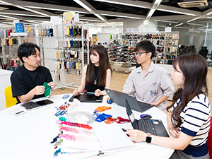 株式会社チュチュアンナ 総合職（営業・商品企画・デジタルマーケティング等）／土日祝休