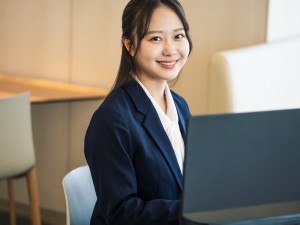 明鏡管理サービス株式会社(グループ会社／キュービクルメンテ協会) 未経験から始める事務スタッフ／PC入力ができればOK／残業少