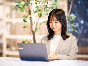 コクヨアンドパートナーズ株式会社(コクヨグループ) 総務メンバー／駅チカ／残業月平均5h・土日祝休