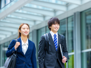 スリーボンドアーベル東北株式会社 既存顧客中心の営業職／未経験歓迎／残業月5h程／年休130日