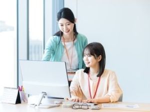 株式会社ＩＴコミュニケーションズ 事務職／実務経験不問／実質年間133日休み／髪型・髪色自由
