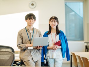 アースサステナブル合同会社 営業事務／未経験可／年休125日／残業ほぼ無／定着率100％