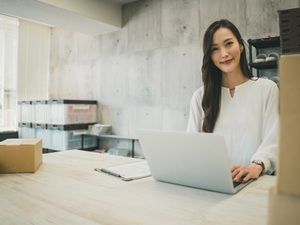 株式会社レイテム EC運営／年間休日125日／転勤なし／残業なし／裁量大