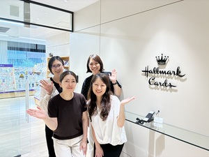 株式会社日本ホールマーク (Hallmark Cards,Inc.グループ) 購買／在宅可／フレックス／残業少／年休125日／未経験歓迎