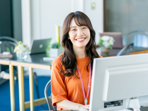 有限会社フュージョン 貿易事務／原則定時退社／経験者優遇／月給30万円以上可