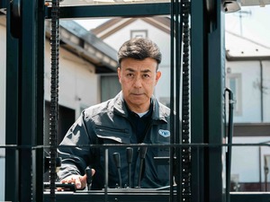 株式会社ワイエムエス サービスエンジニア／未経験でも月給25万円～／年休128日