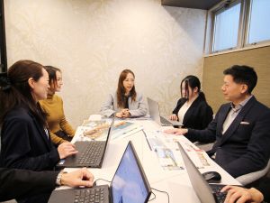Japan Hana不動産株式会社 営業事務／完休2日／年休120日以上／グローバル環境で働ける