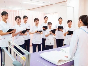 学校法人藤川学園 看護教員／講師未経験OK／土日祝休／夜勤無／年収500万円～