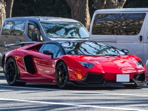 株式会社アクティサポート 高級車専門店の警備／未経験歓迎／日給1万400円／週1もOK