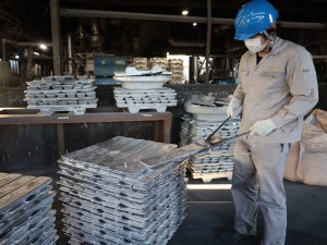 戸松冶金株式会社 アルミ合金の製造スタッフ／未経験歓迎／賞与実績6.5カ月分