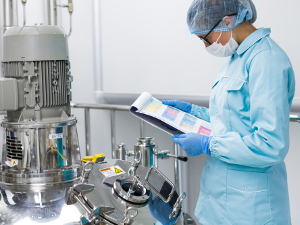 一般社団法人日本血液製剤機構 製造スタッフ／未経験から始める安定キャリア・残業少なめ