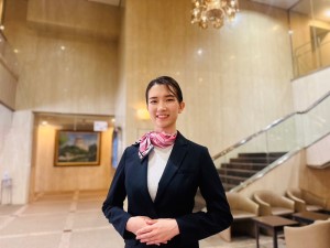 株式会社マルマス（サニーストンホテル） フロントスタッフ／未経験歓迎／日勤・夜勤が選べる／賞与年2回